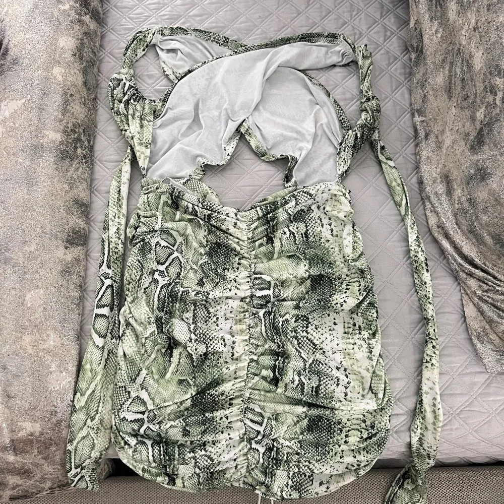 Dress - Picture 2 of 2